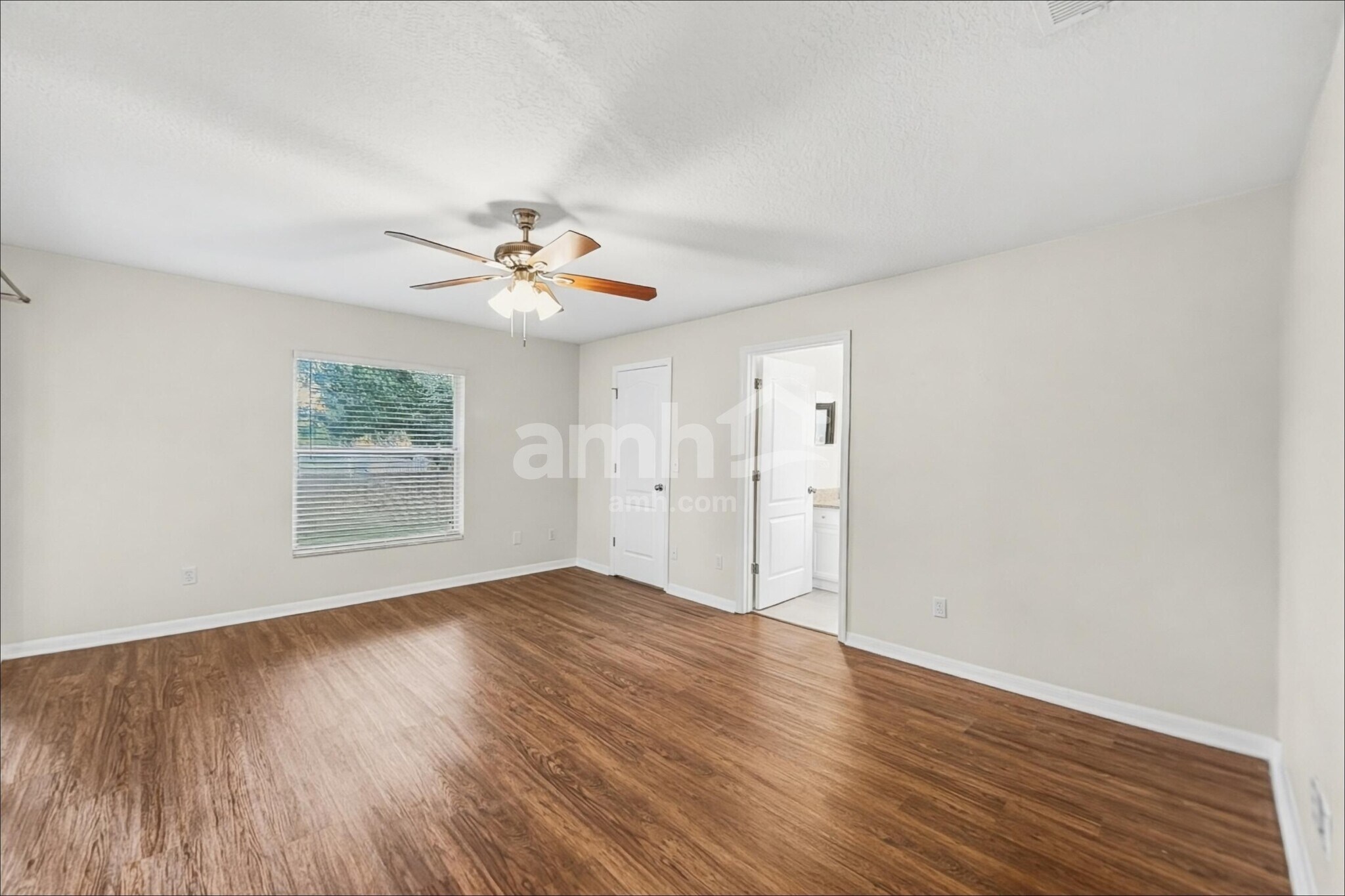 Building Photo - 331 Valley Edge Dr