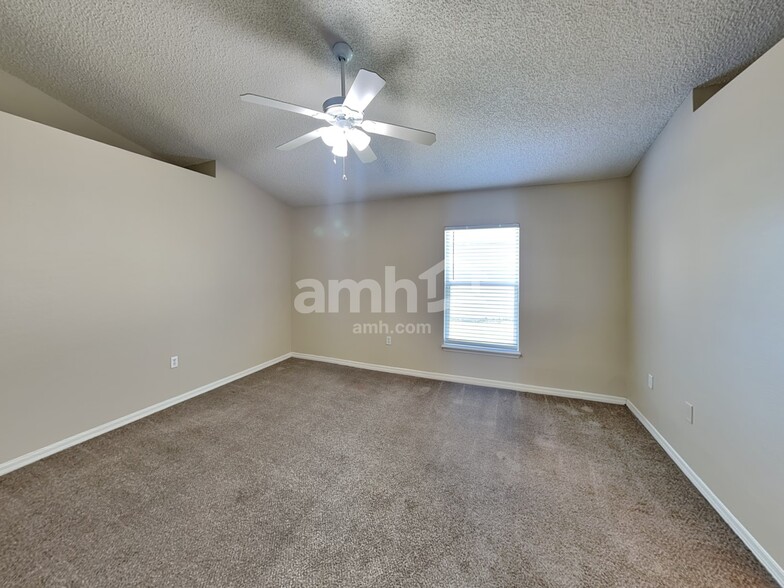 Building Photo - 3012 Valkyrie Rd
