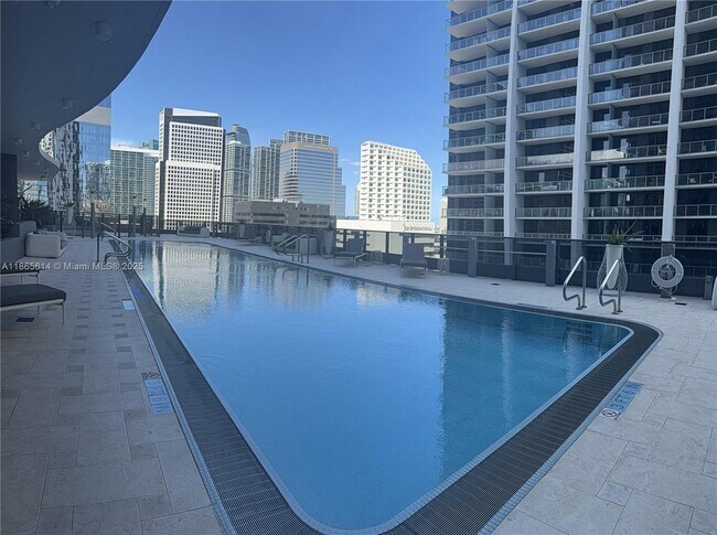 Building Photo - 1000 Brickell Plaza