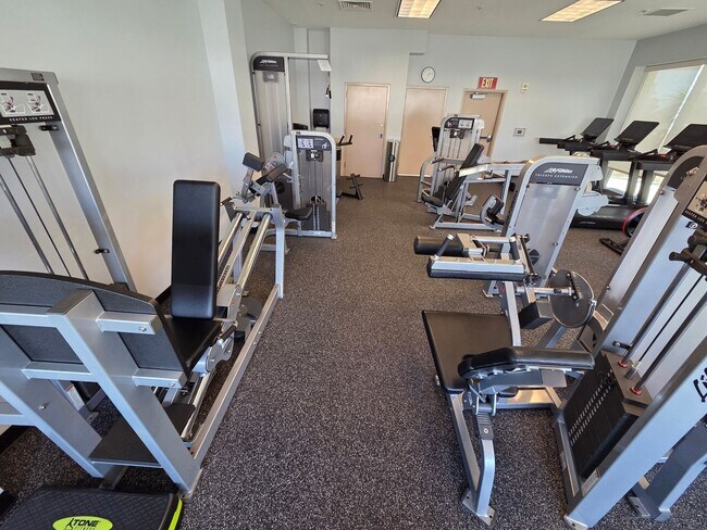 Building Photo - Immaculate Contemporary Living in Kaka‘ako- 2 bedroom, 2 bathroom, 1 covered parking stall, and I...