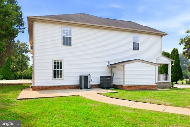 Building Photo - 8916 Rugby Rd