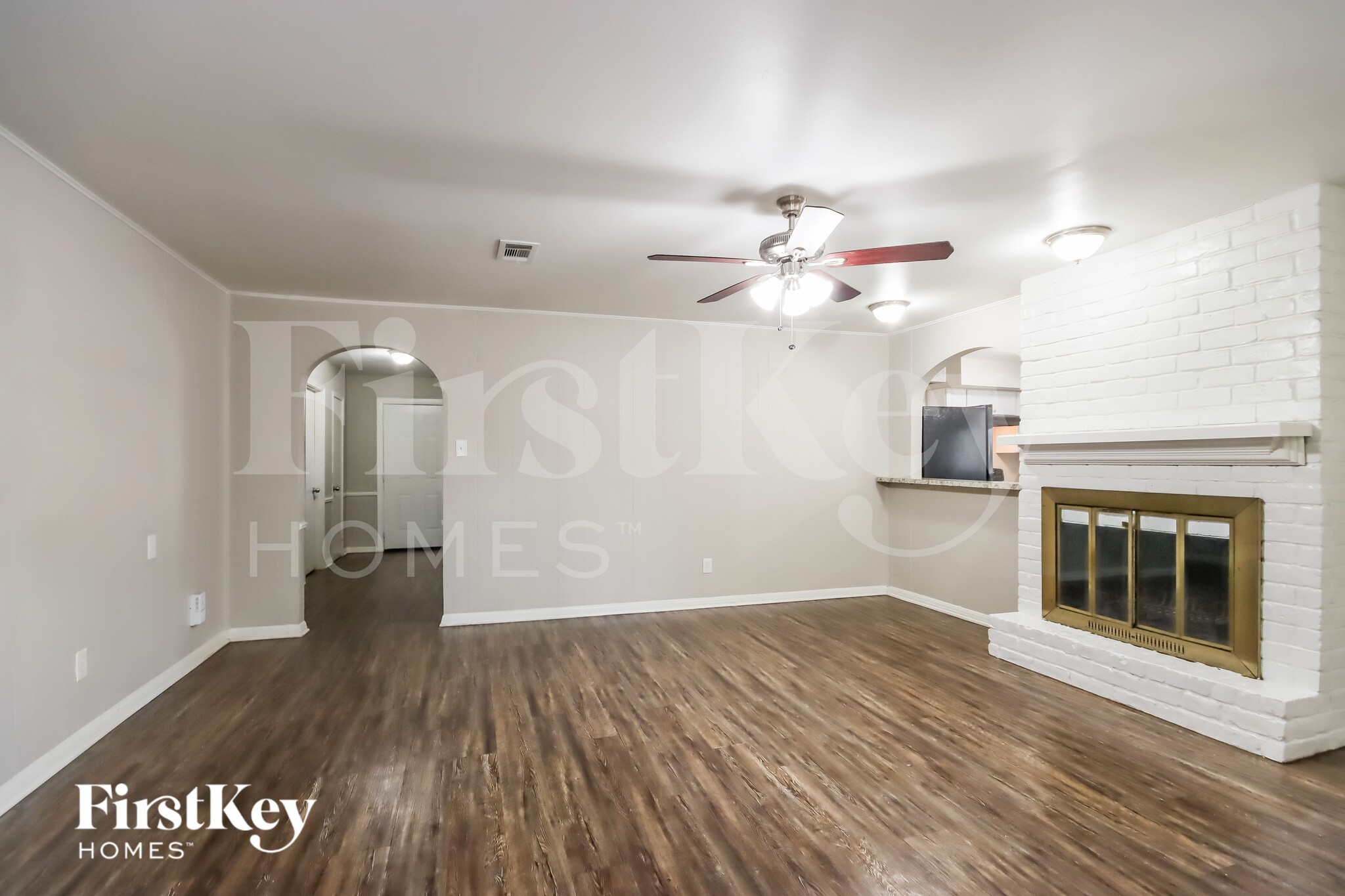 Building Photo - 5603 Sheraton Oaks Dr
