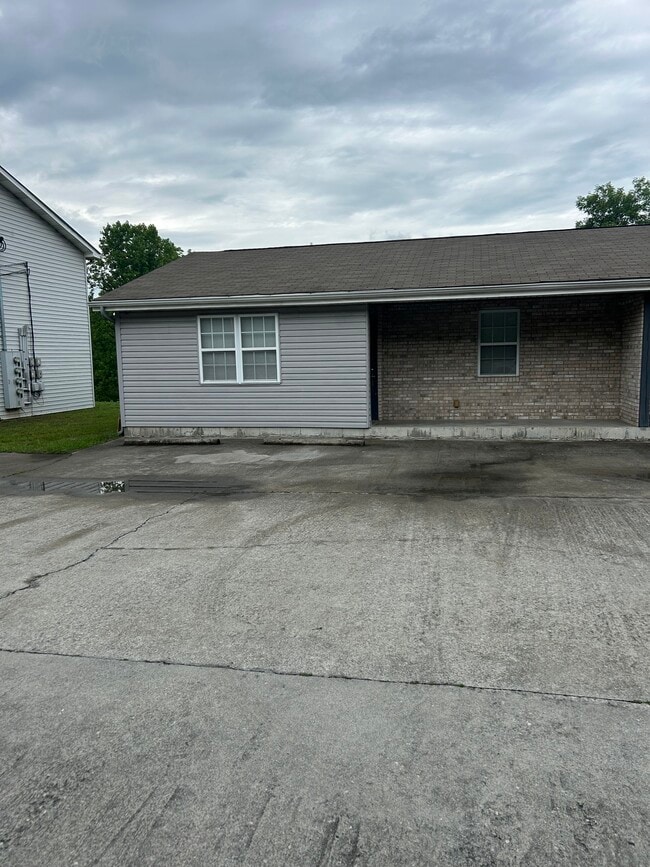 Building Photo - 244 Burkhardt Way