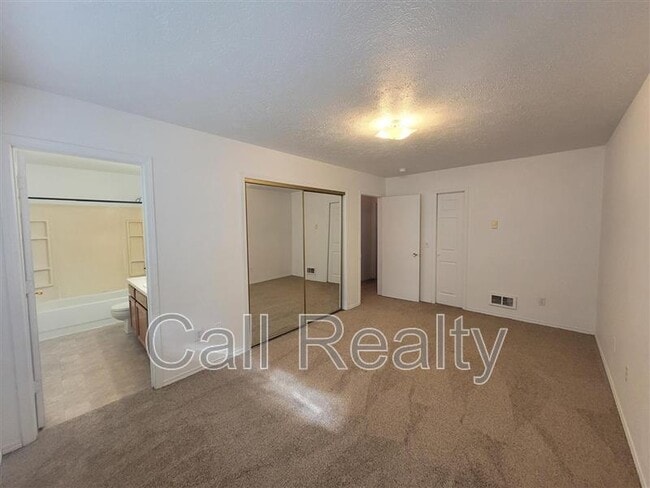 Building Photo - 10714 E Augusta Ave