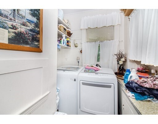 Building Photo - 11 Nelson St