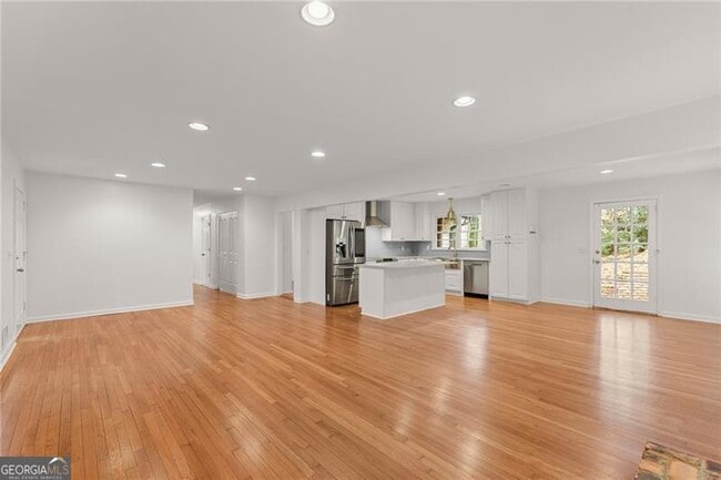 Building Photo - 4540 Club Valley Dr NE