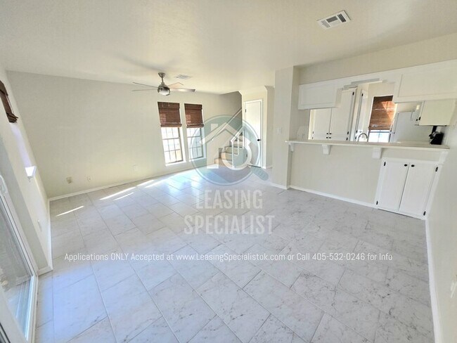 Building Photo - West Norman 2 Bed 1.5 Bath Fully Remodeled...