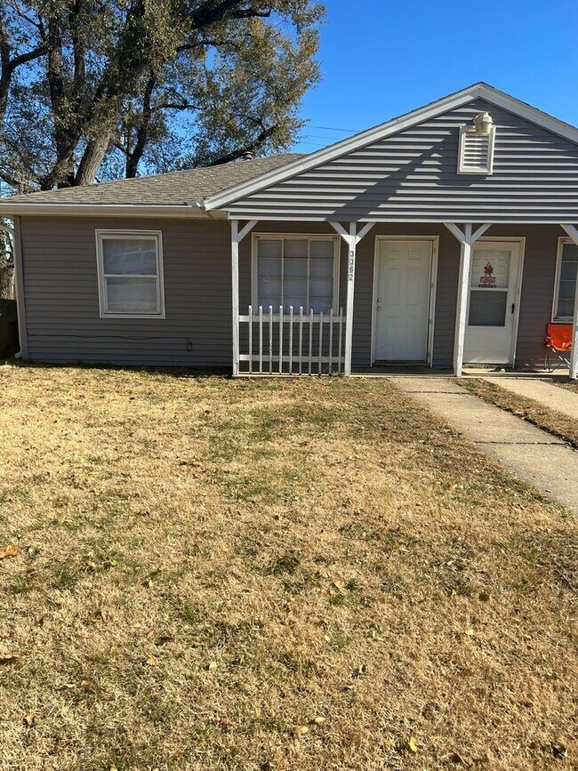 Building Photo - 3362 SW Brendan Ave