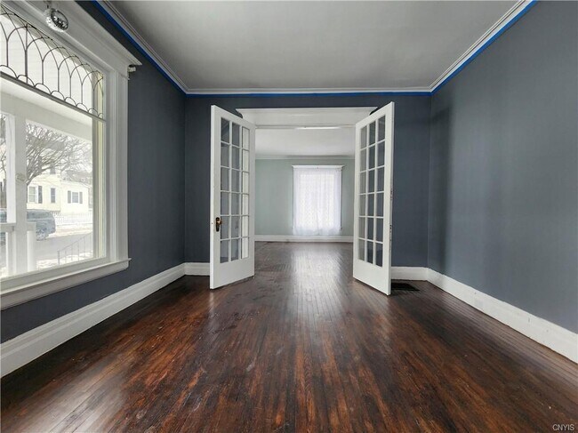 Building Photo - 218 S Pleasant St