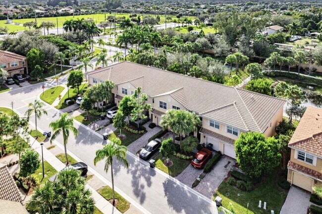 Building Photo - "Charming 3-Bed Oasis with 2.5 Baths in Lakeworth - Lakeview – Spacious 1622 Sq. Ft. Gem!"