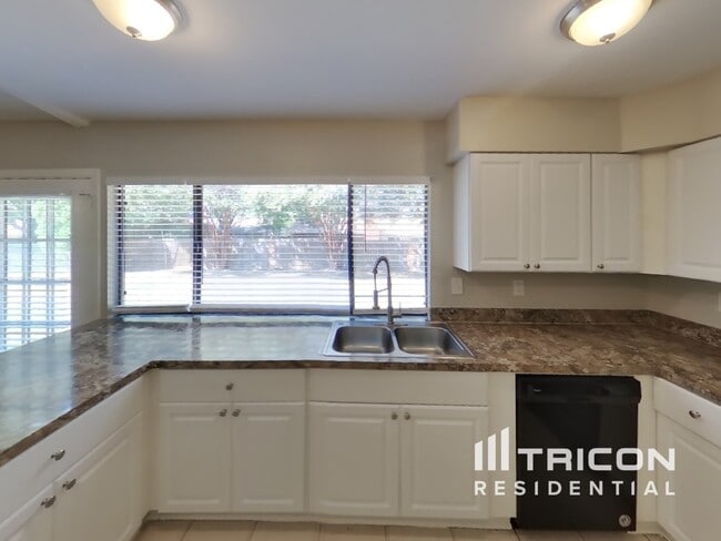 Building Photo - 4208 Sweetgum Way