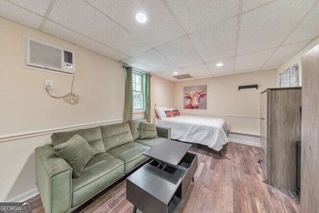 Building Photo - 1502 Rockcrest Way