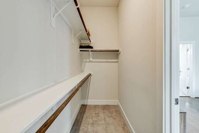 Building Photo - 5857 Dolores St