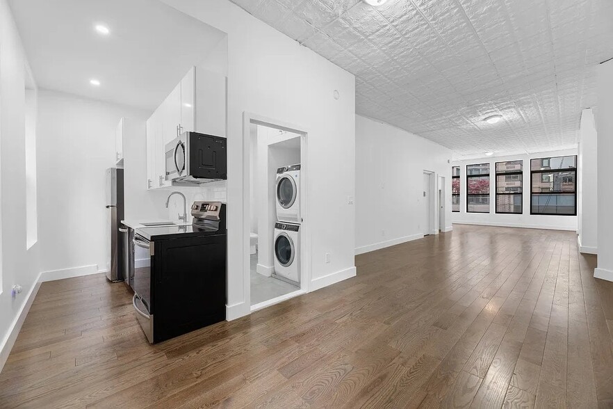 Building Photo - 52 W 27th St