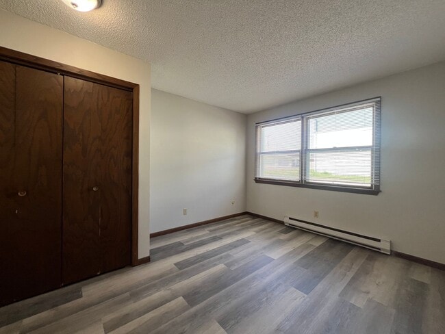 Building Photo - Chester Estates