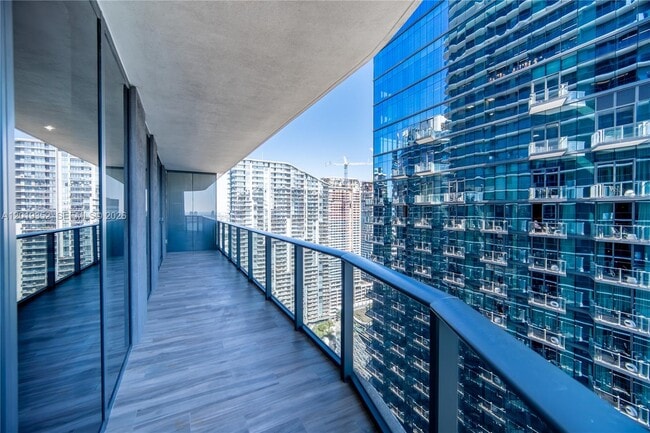 Building Photo - 801 S Miami Ave