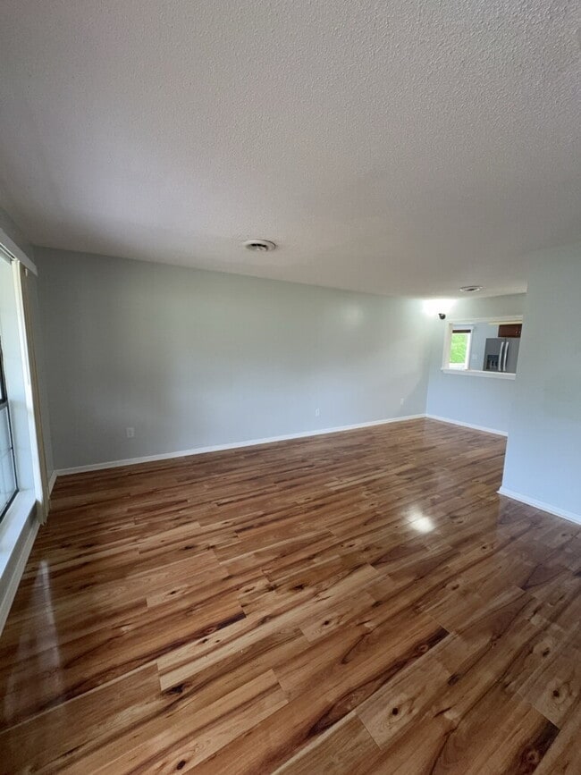 Building Photo - 110 Elwood Rd