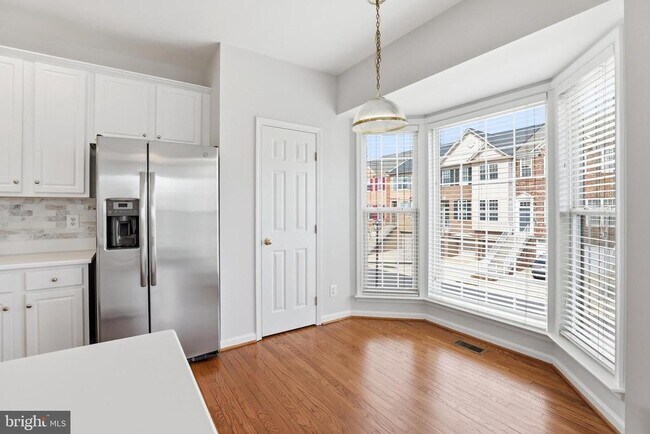 Building Photo - 6137 Manchester Park Cir