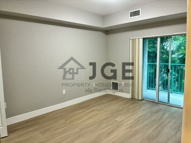 Building Photo - 6001 SW 70th St