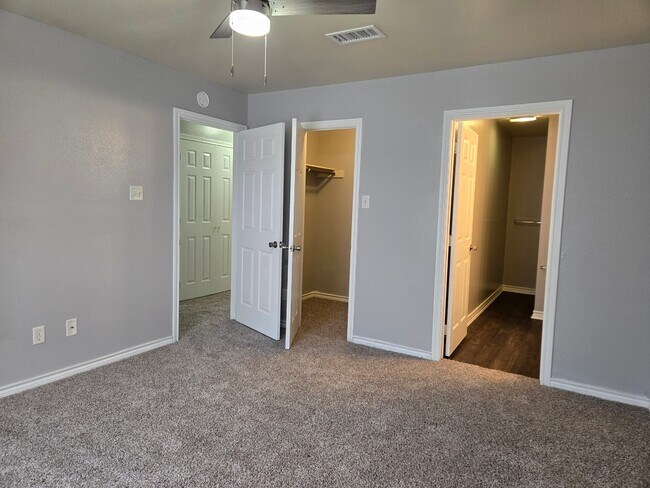 Building Photo - 2308 Axis Ct