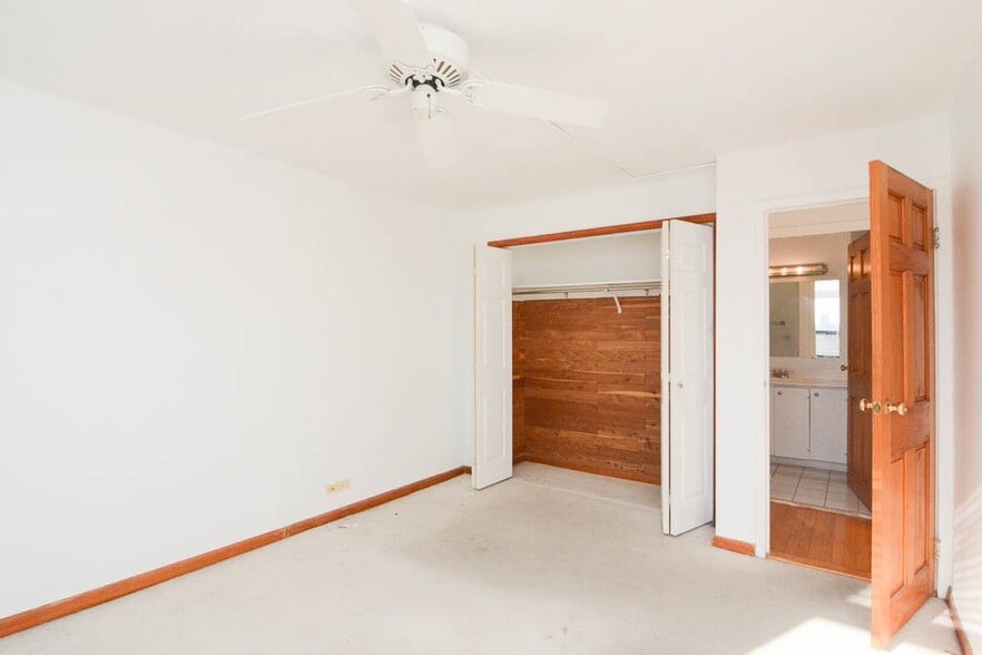 Building Photo - 5100 N Marine Dr