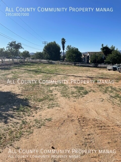 Building Photo - 16285 Capella St