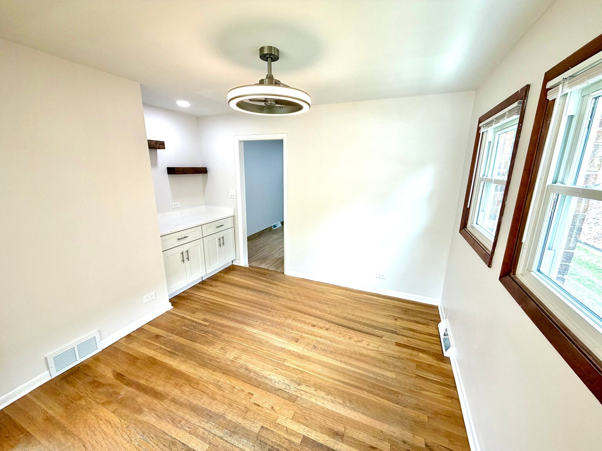 Building Photo - 167 E Van Buren St