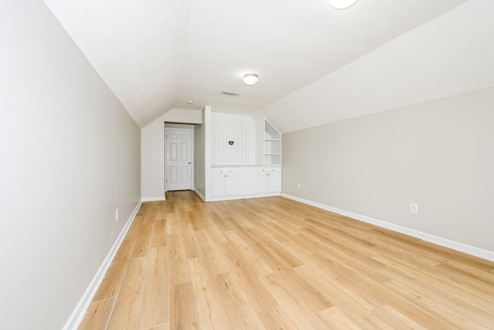 Building Photo - 711 Elderberry Way