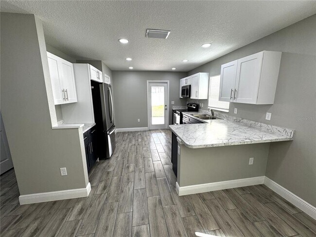 Building Photo - 5 Olive Pl