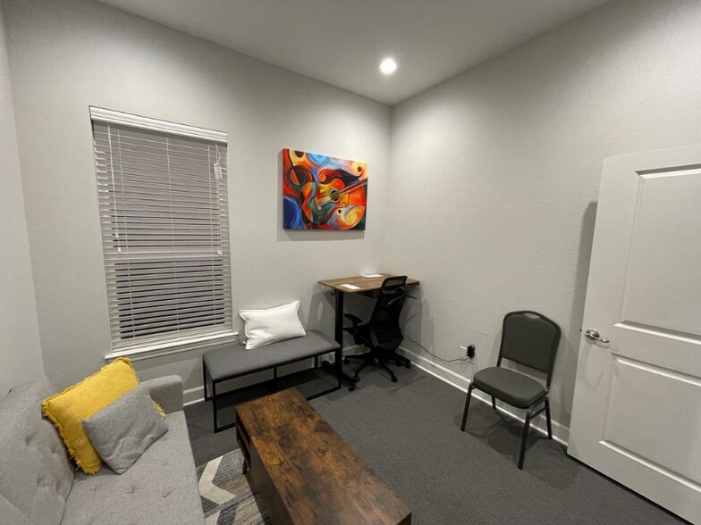 Building Photo - 1640 Highland Falls Dr