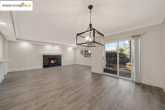 Building Photo - 905 Lido Cir