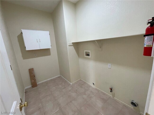 Building Photo - 3216 Stratford Hall Ct