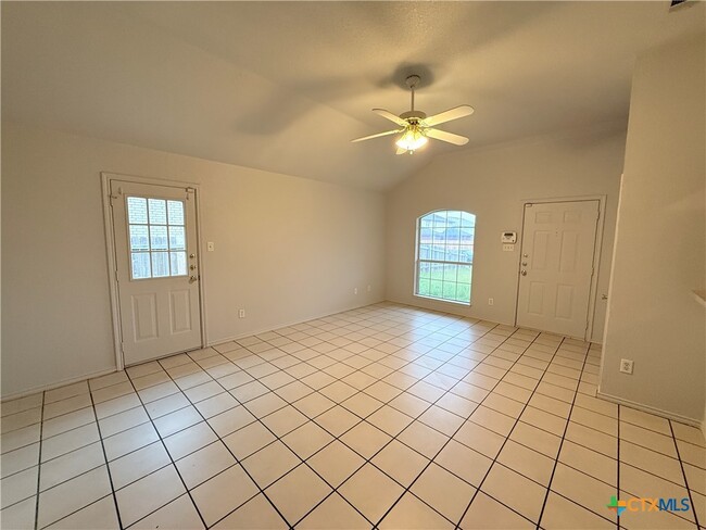 Building Photo - 3708 Gus Dr