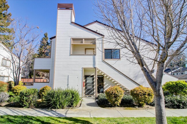 Building Photo - 1398 Meadow Ridge Cir