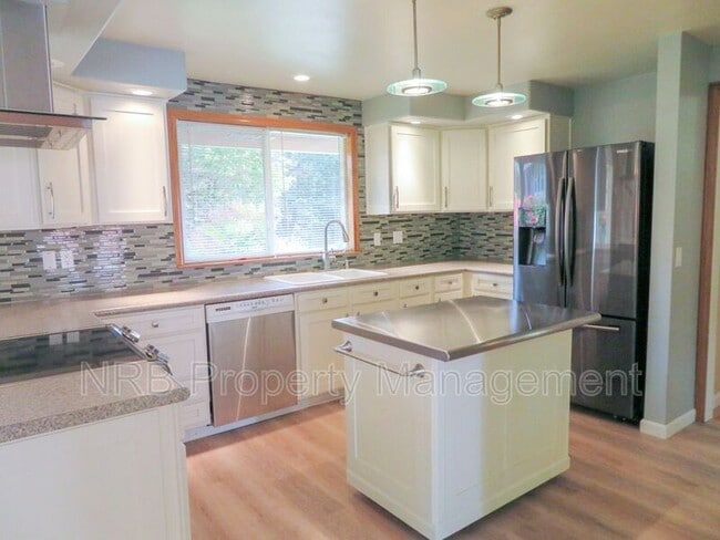 Building Photo - 3928 Hillview Ct NW