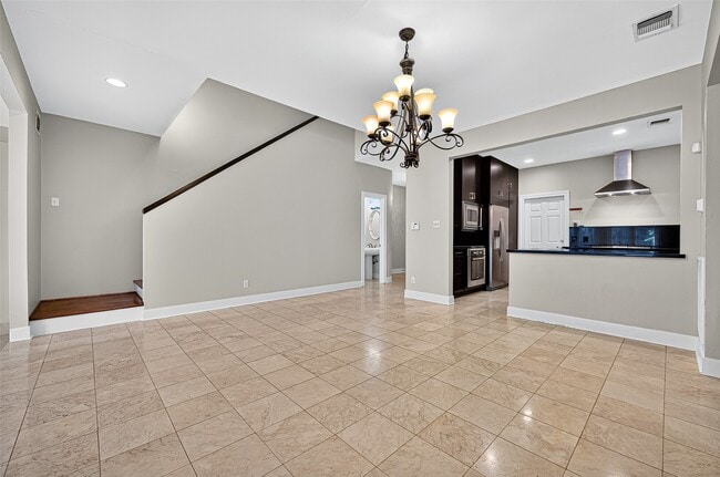 Building Photo - 3027 Bissonnet St