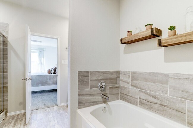 Building Photo - 16454 Rosary Pea Pl