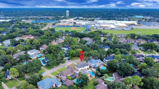 Building Photo - 20626 Chestnut Hills Dr