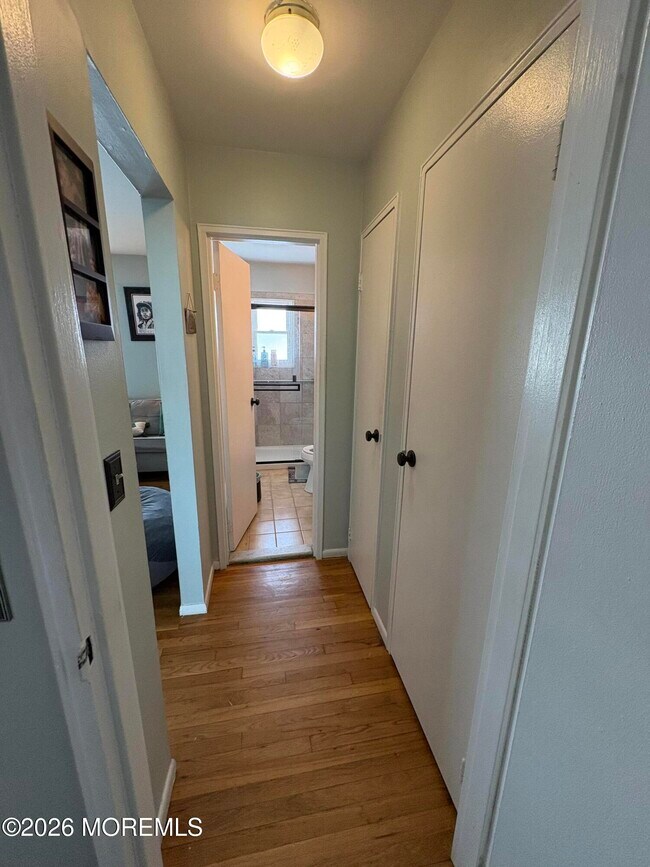 Building Photo - 16 Laurel Pl