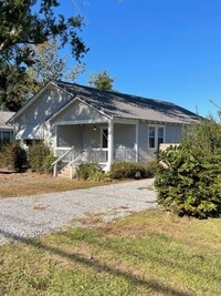 Building Photo - 1472 3rd St