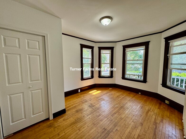 Building Photo - 41 Michigan Ave