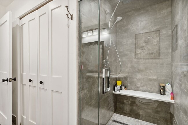 Building Photo - 2 bedroom, 1 bath house with Whitefish Lake Access