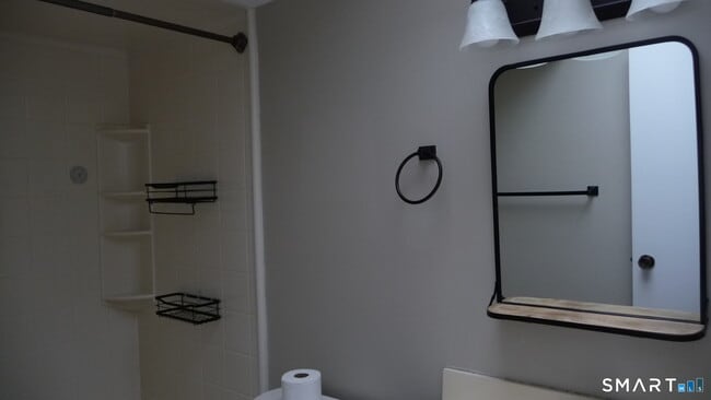 Building Photo - 11 Little River Ln