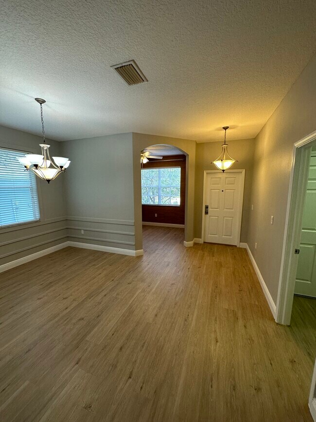 Building Photo - 20205 Merry Oak Ave