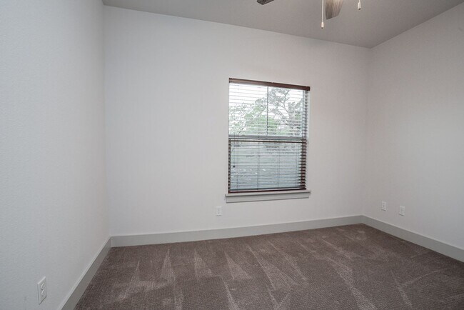 Building Photo - 2017 Local Rebel St