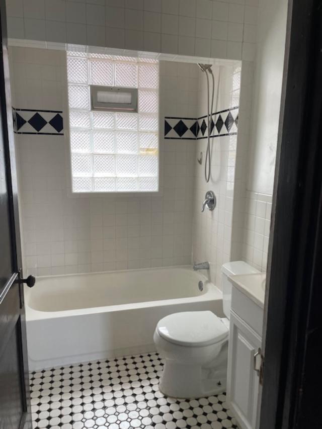 Building Photo - 3966 Regent Ave