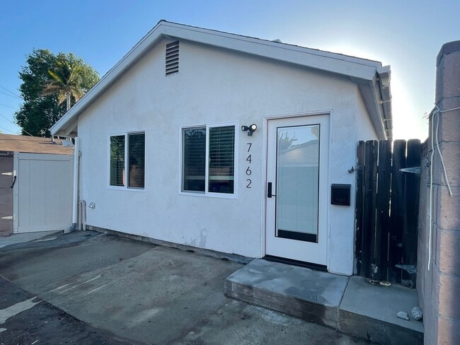 Building Photo - Charming 1-Bedroom ADU in West Hills!