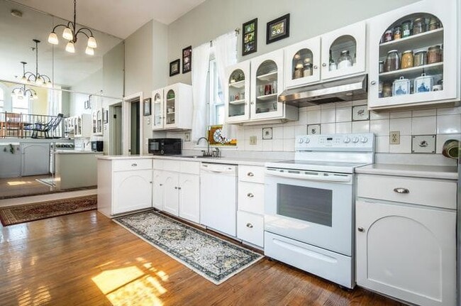 Building Photo - Well maintained 2bedr 1bath Rutland Condo
