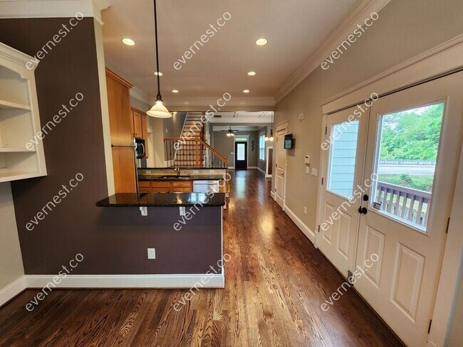 Building Photo - 219 Randolph St NE