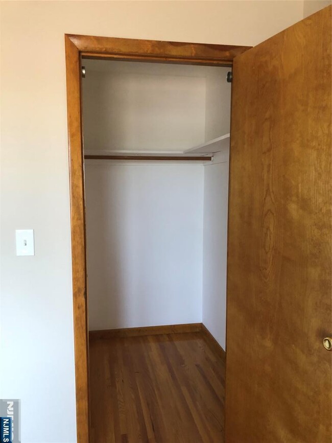 Building Photo - 504 2nd
